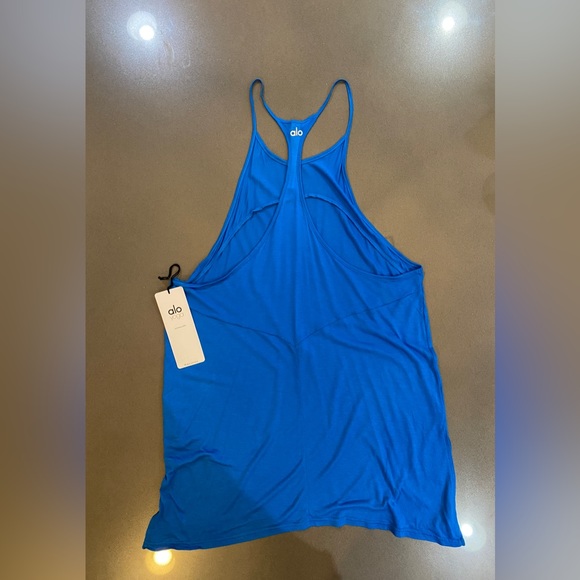 ALO YOGA *NWT* ‘Arc’ Tank - Picture 2 of 6